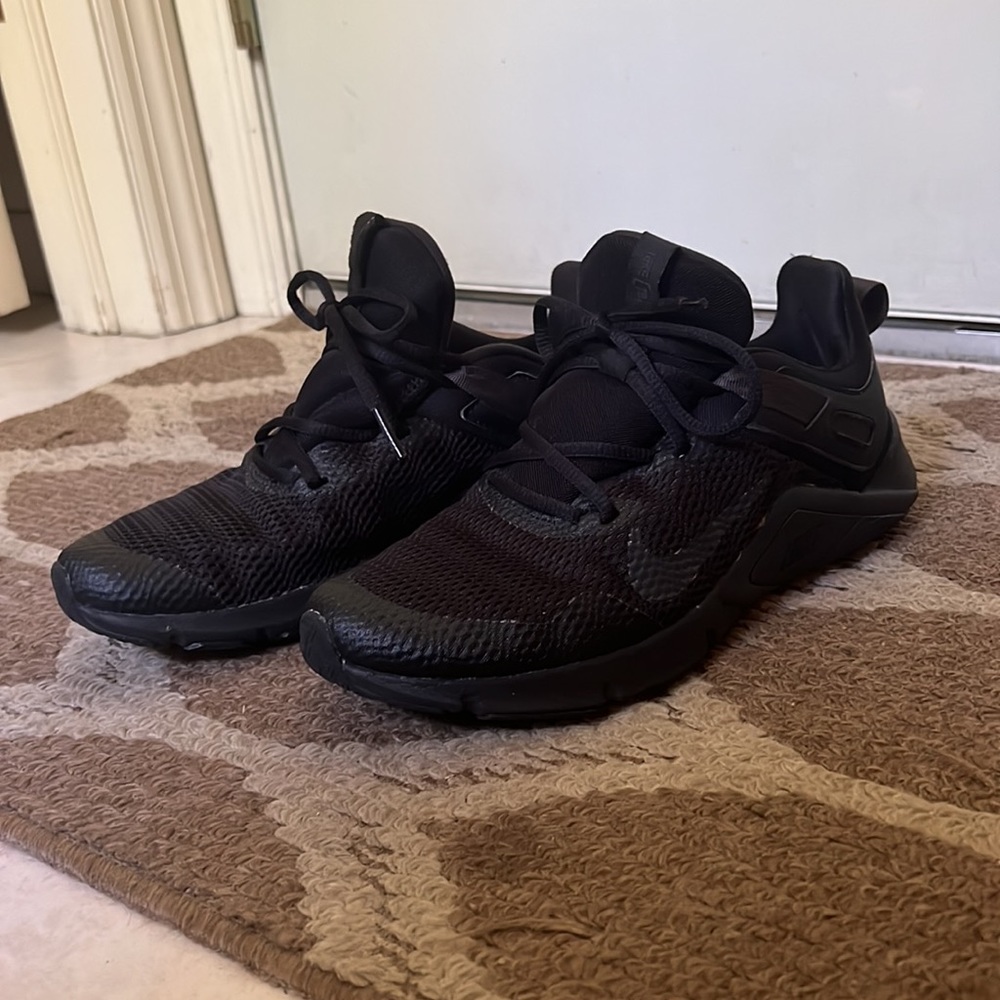 Nike Black Sneakers